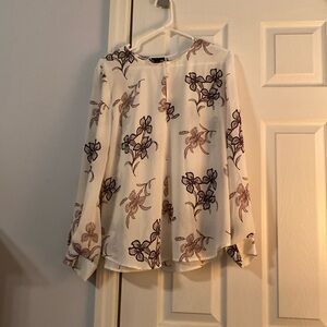 Ann Taylor poet sleeve floral blouse size medium.